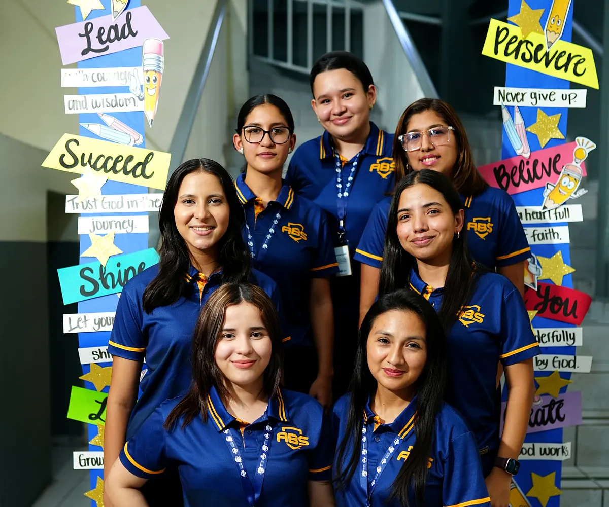 Maestras de Academia Bilingüe Shalom